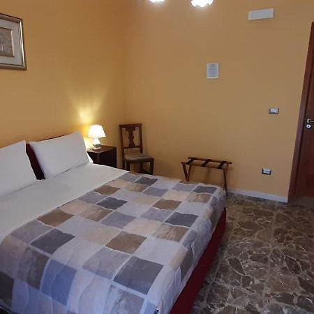 La Riviera Bed & Breakfast มิลาซโซ ภายนอก รูปภาพ