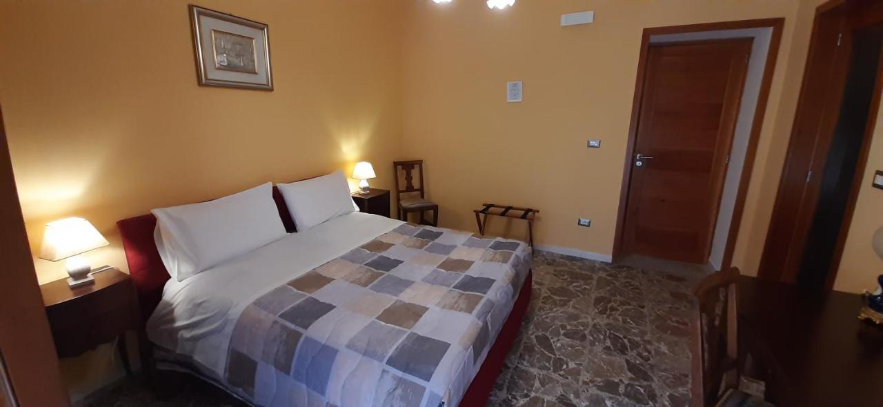 La Riviera Bed & Breakfast มิลาซโซ ภายนอก รูปภาพ
