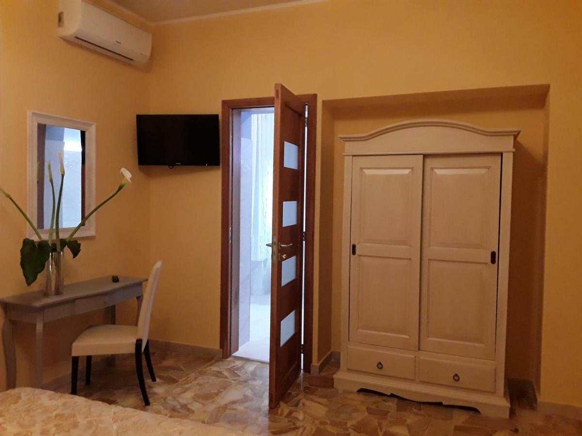 La Riviera Bed & Breakfast มิลาซโซ ภายนอก รูปภาพ
