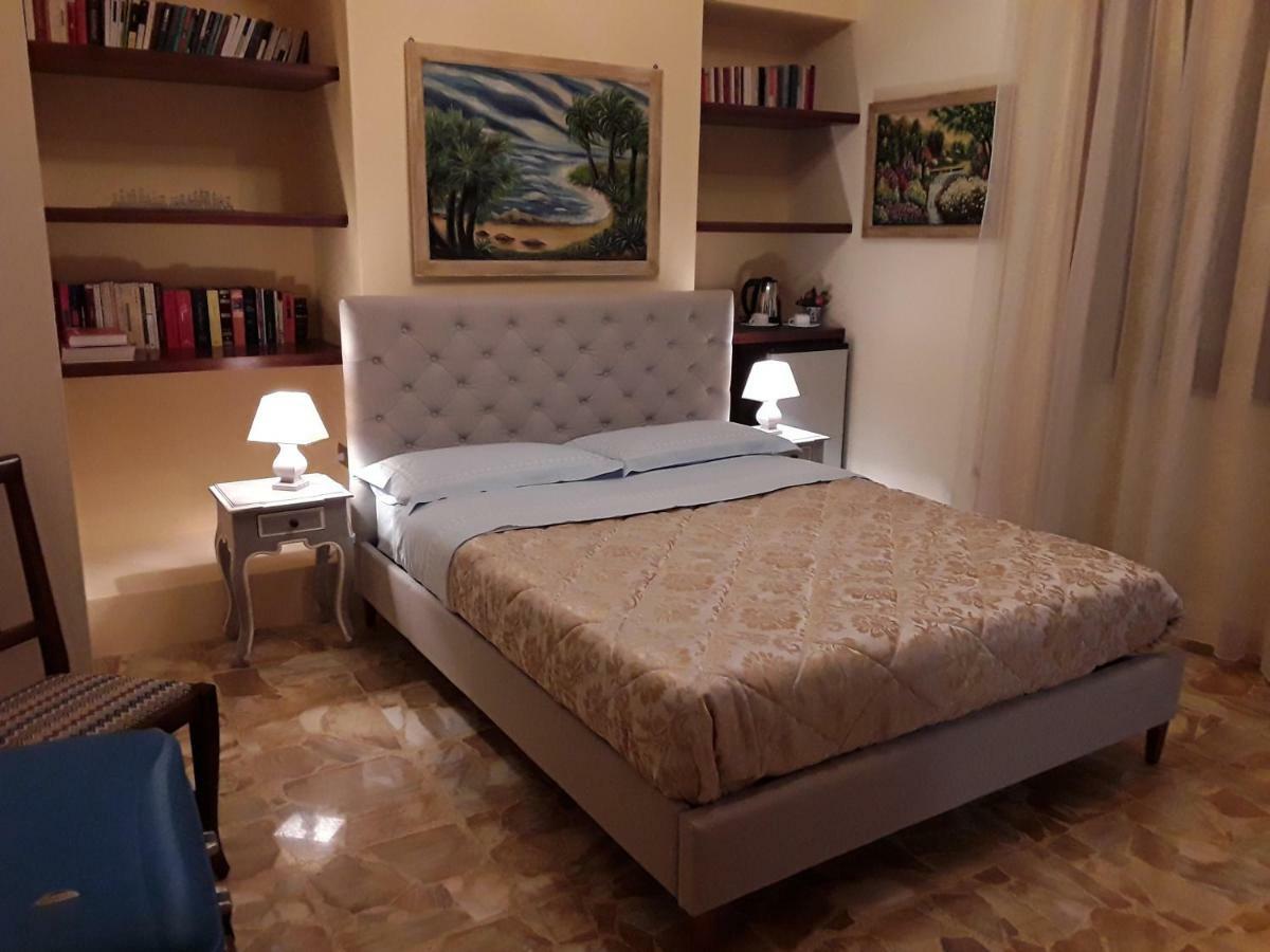La Riviera Bed & Breakfast มิลาซโซ ภายนอก รูปภาพ