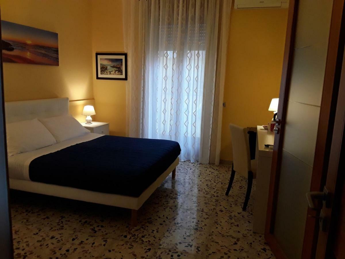 La Riviera Bed & Breakfast มิลาซโซ ภายนอก รูปภาพ