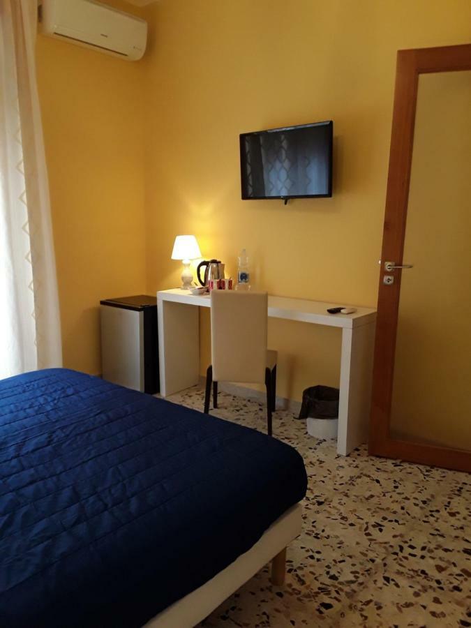 La Riviera Bed & Breakfast มิลาซโซ ภายนอก รูปภาพ