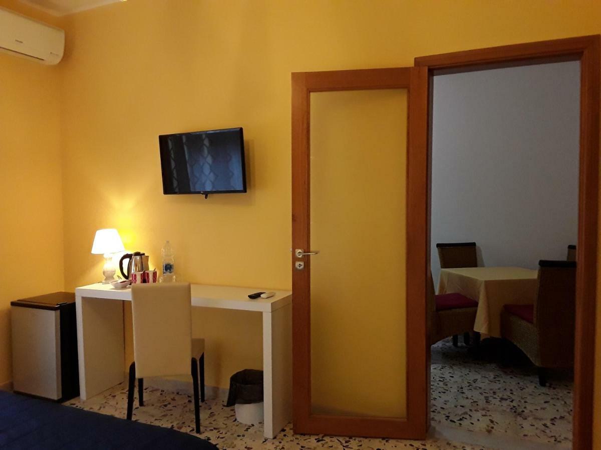 La Riviera Bed & Breakfast มิลาซโซ ภายนอก รูปภาพ